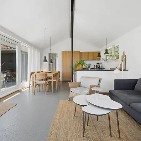 Karlotta - 500m From The Sea By Interhome