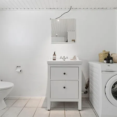 Karlotta - 500m From The Sea By Interhome
